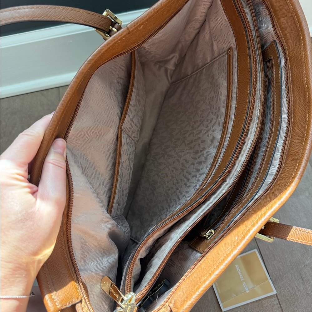 Michael Kors Tan Tote / Laptop Bag - Picture 5 of 15